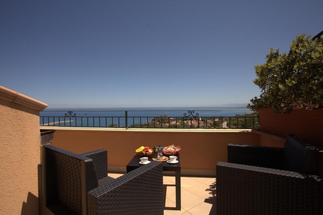 Santa Barbara Apartment *